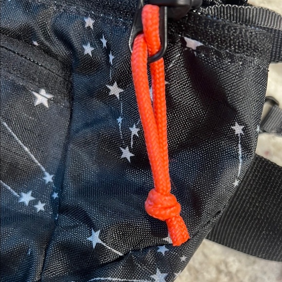 Eddie Bauer Black and White Belt Bag with Star Pattern - Picture 3 of 7